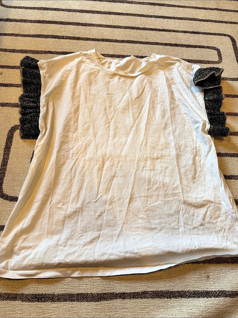 Zara White ruffle sleeve top